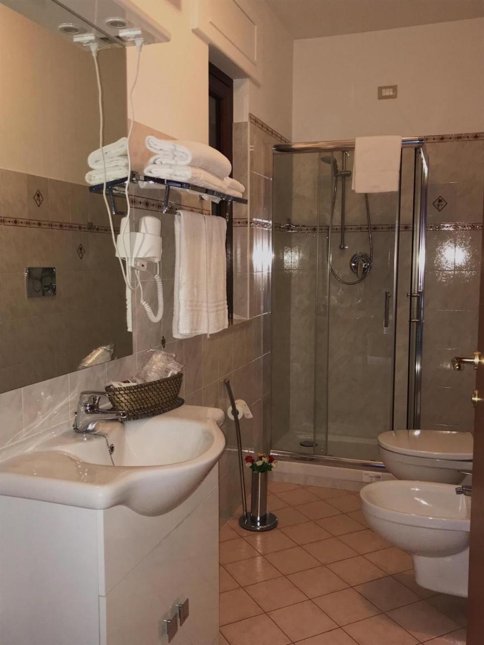 Hotel Opera' Moscufo Екстериор снимка