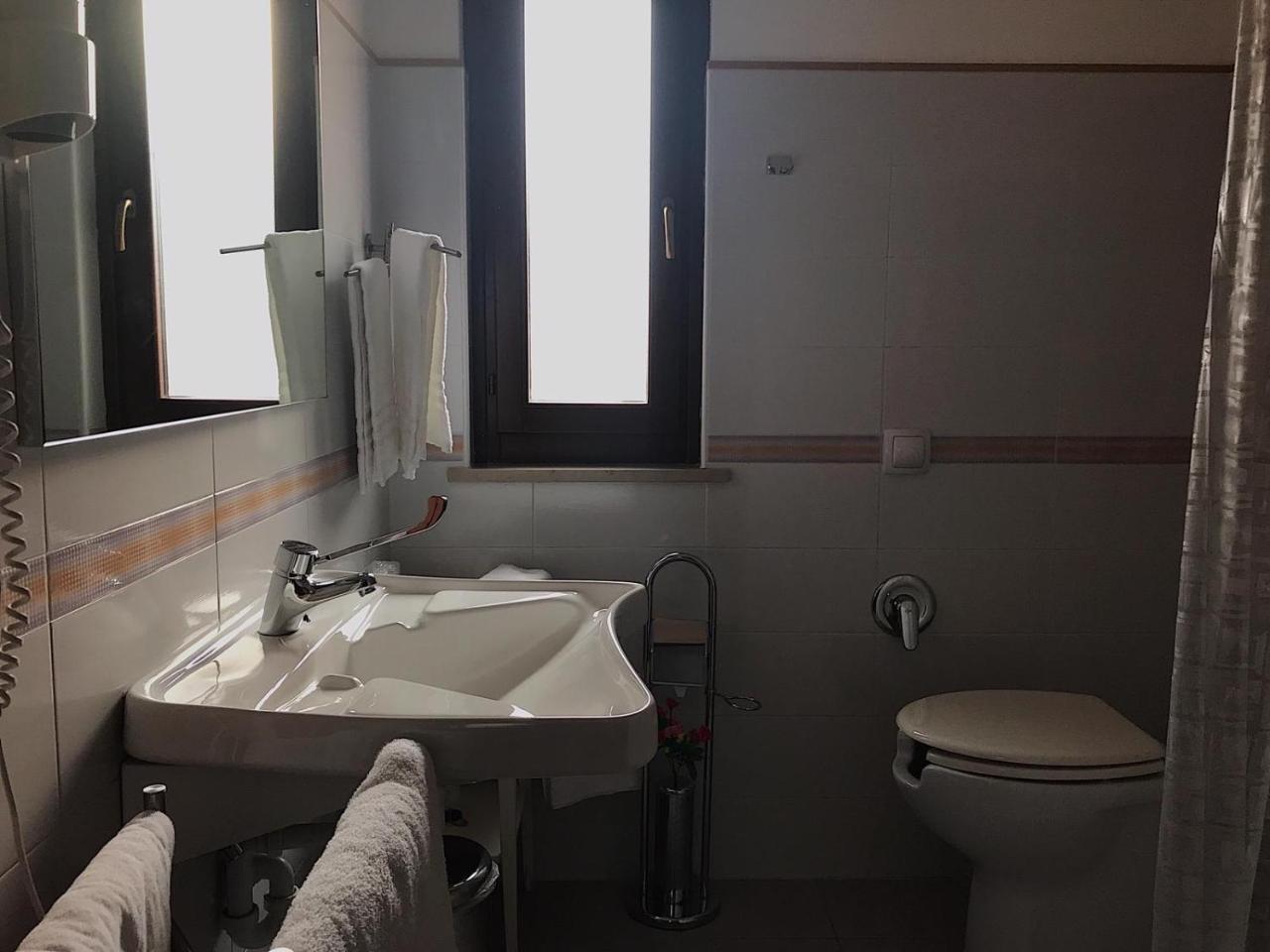 Hotel Opera' Moscufo Екстериор снимка