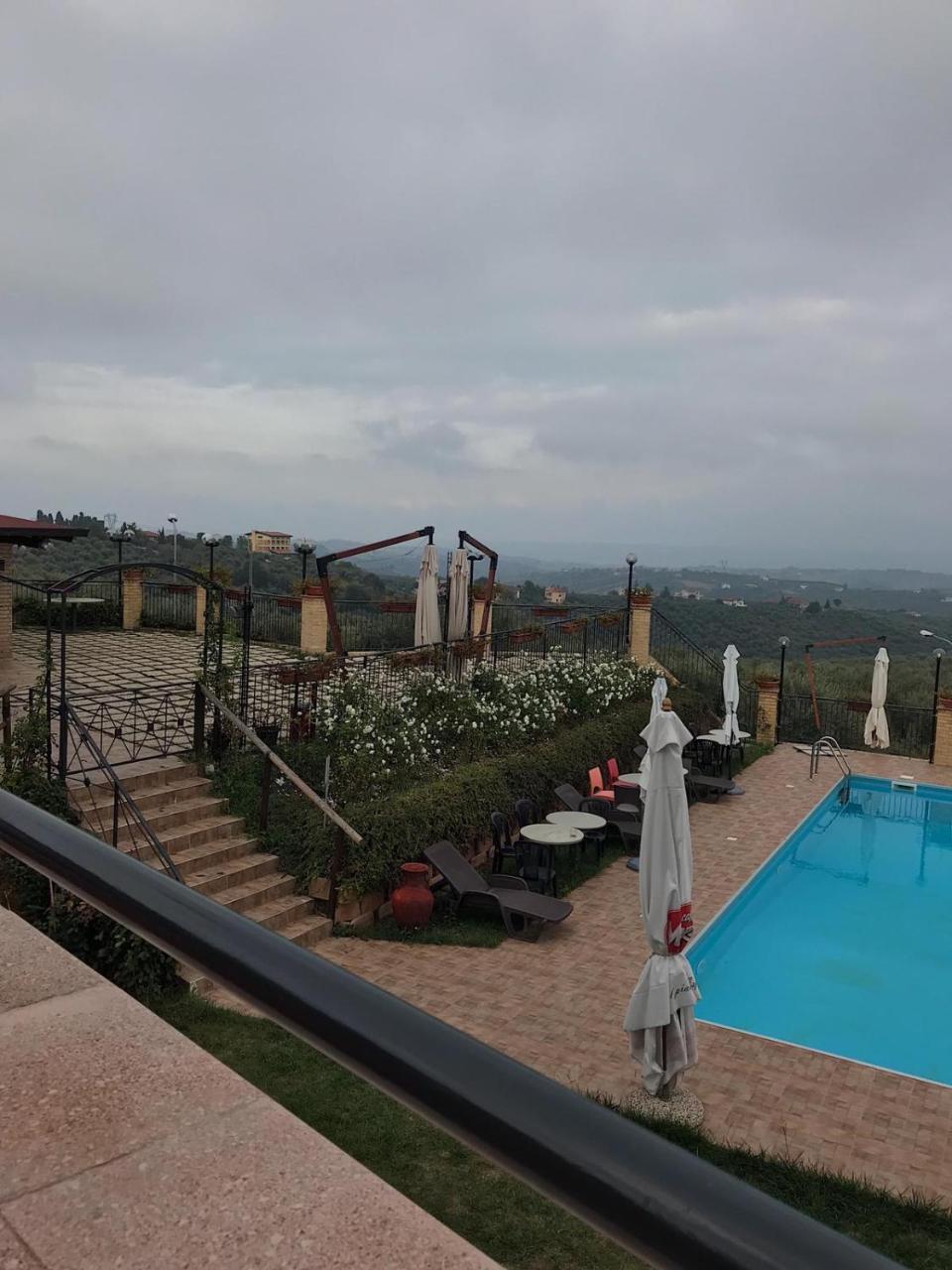 Hotel Opera' Moscufo Екстериор снимка